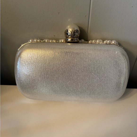 Pearl-Embellished Clutch - White - Picture 3 of 4